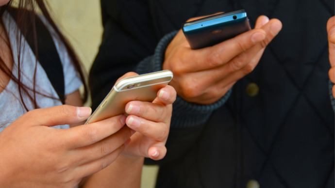 Sevgilimi telefon rehberimde ne diye kaydetsem onu daha mutlu edebilirim?