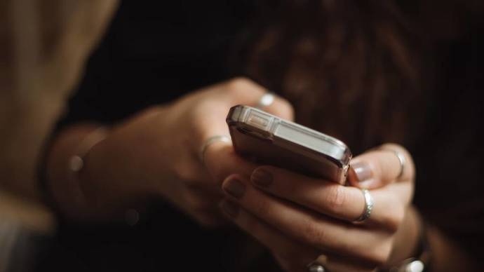 Sevgilimi telefon rehberimde ne diye kaydetsem onu daha mutlu edebilirim?