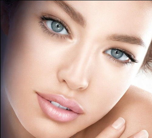 Göz ve kaş arası mesafe kısa olanlara eyeliner önerisi?