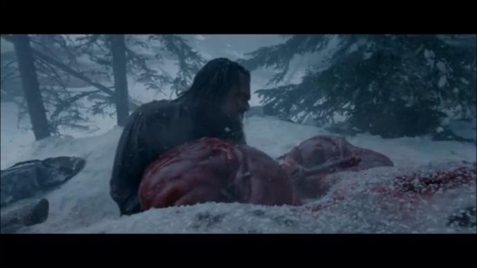 Leonardo Dicaprio nun "Diriliş" filmindeki soğuk bir sahnede ölen atın karnını deşip içinde uyuyor. Siz uyur muydunuz?