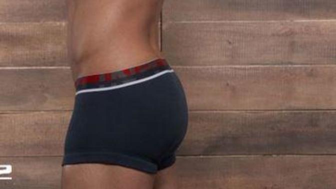 Erkeklerde Boxer da güzel görünen bir kalça sizi etkiler mi? Fikirlerimiz nedir bu konuda?