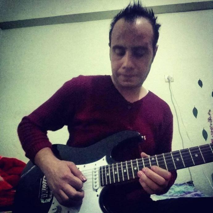 Kimler Enstrüman Çalıyor Ben elektro Gitar peki Sizler ?