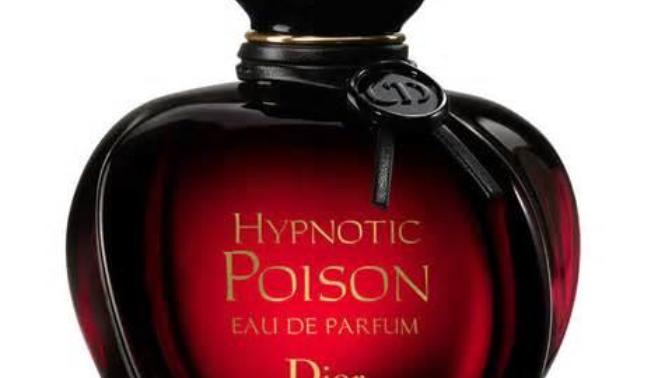 Dior hypnotic poison açık kırmızı şişeyle koyu kırmızı şişenin arasındaki fark ne?