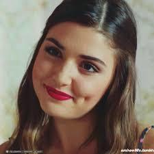 Hande erçel niye bu kadar seviliyor beğeniliyor sizce?