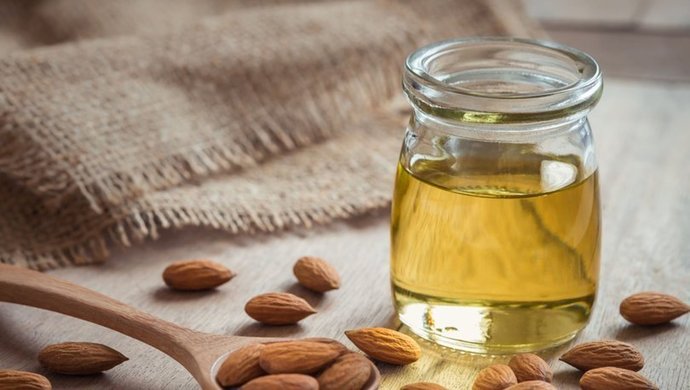 Badem Yağı Ne İşe Yarar ve Faydaları Nelerdir?