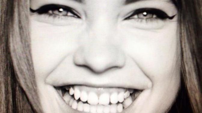 Barbara Palvin bir bana mı itici geliyor?