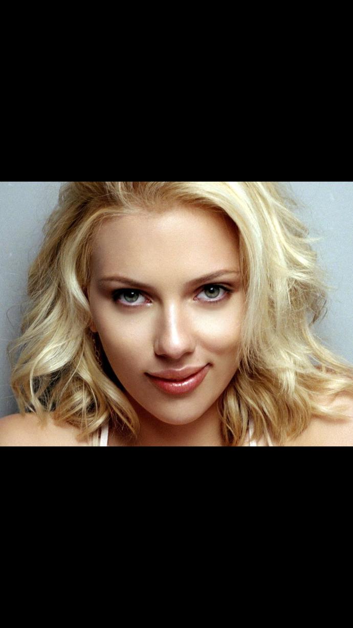 Scarlett Johansson mı Adriana Lima mı ?