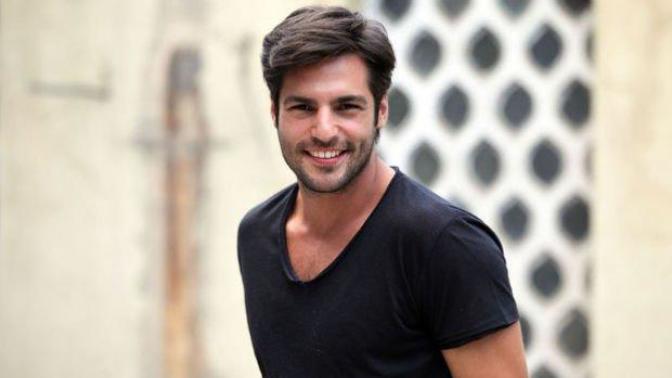 Serkan çayoğlu nun hangi saç stili daha iyi onu yapıcamda?