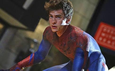 Andrew Garfield Yani Peter Parker Yakışıklımı Bakın bir ?