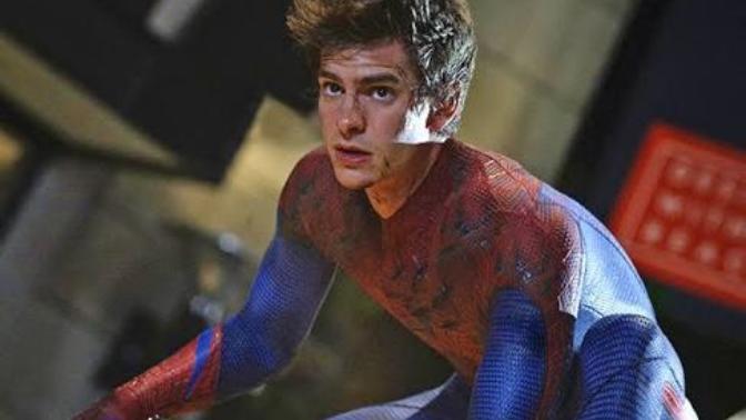 Andrew Garfield Yani Peter Parker Yakışıklımı Bakın Bi?