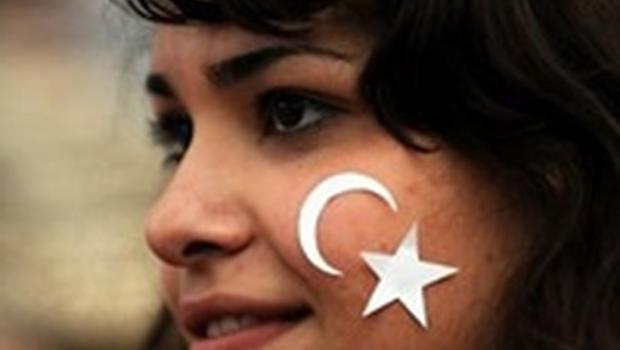 Avrupadaki yaşayan türk kızları mı güzel yoksa türkiyede yaşayan bizim anadolu kızları mı?