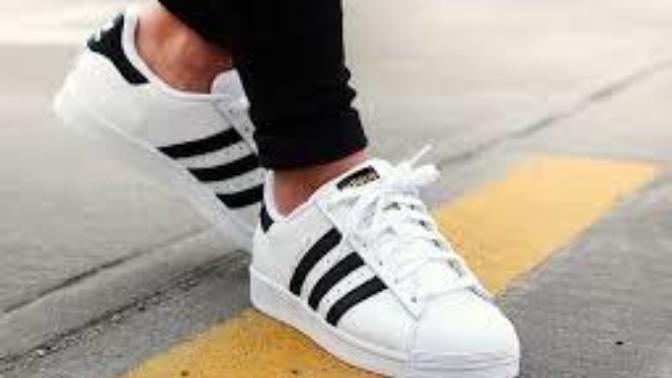 Adidas superstar?