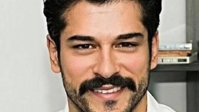 Sarışın erkek mi esmer mi?