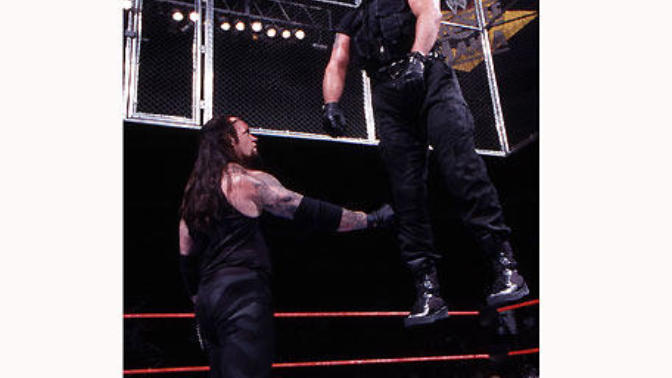 Undertaker'ın 1999 şarkısı çok korkunç değil mi?