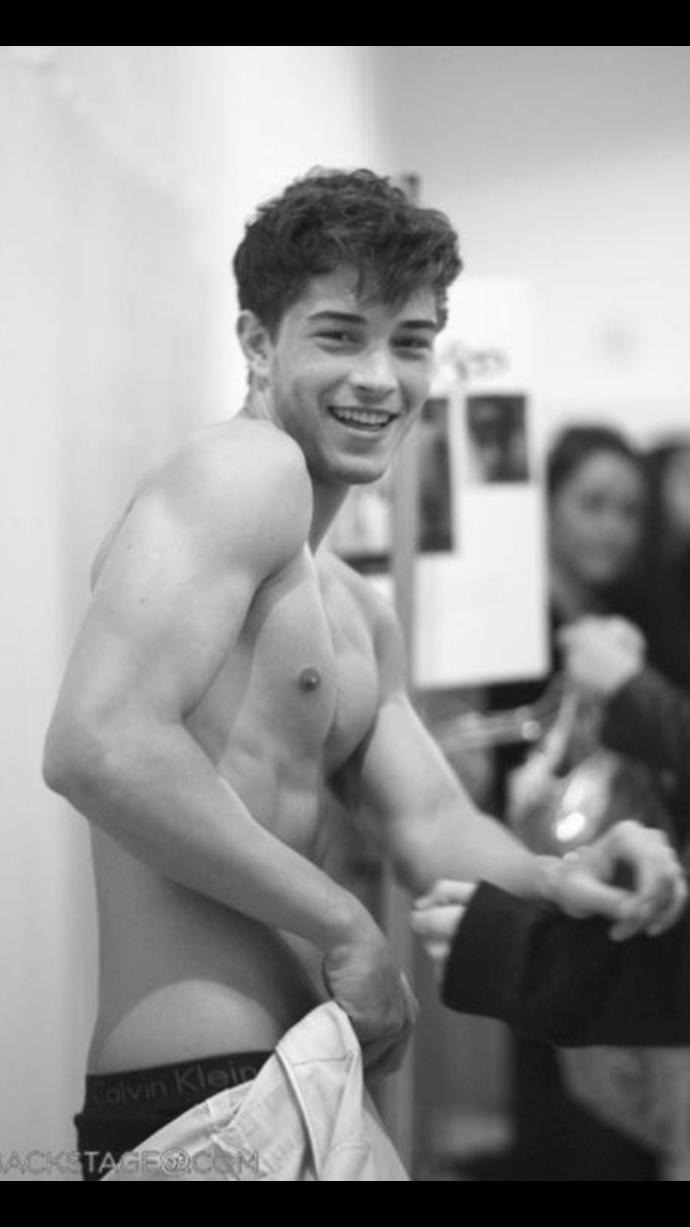 Var mı bu dünyada Francisco Lachowski'den tatlısı, yakışıklısı, güzeli?