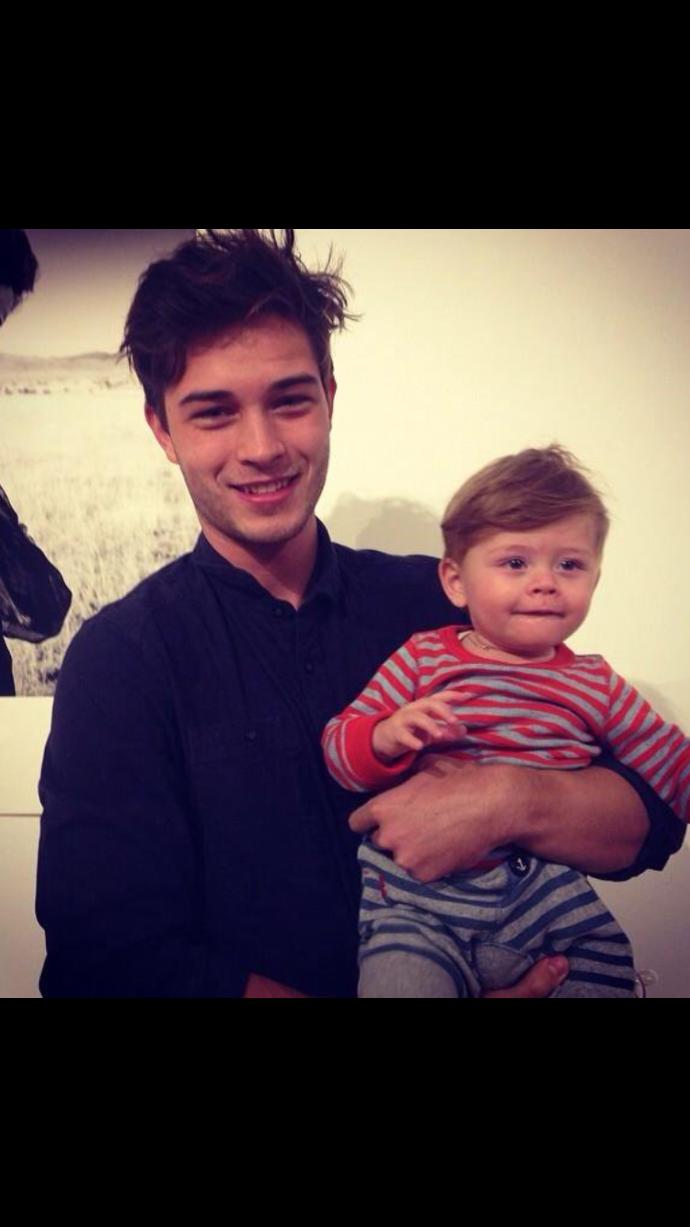 Var mı bu dünyada Francisco Lachowski'den tatlısı, yakışıklısı, güzeli?