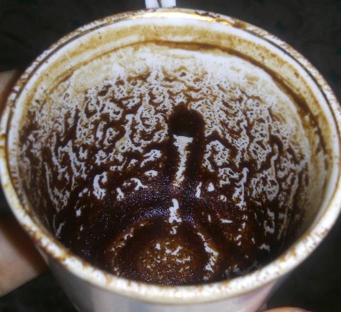 Gerçekten kahve falı bakmayı bilen bakabilir mi (resimli)? KizlarSoruyor