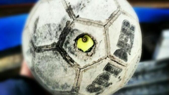 Kucuklugumuzun anisi patlayan dikisli topun icine plastik top koymak?