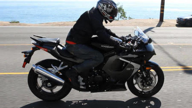 A2 ehliyetimi bugün aldım. Hyosung gt250r motorum var. Nelere dikkat etmeliyim tecrübelerinizden faydalanmak isterim?