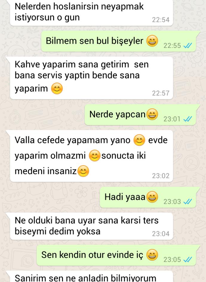 Hala böyle salak erkekler var mı yaa :D? 