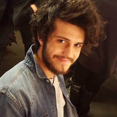 Hep bir kıvırcık saçlı sevgilim olsun istemişimdir?