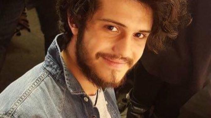 Hep bir kıvırcık saçlı sevgilim olsun istemişimdir?