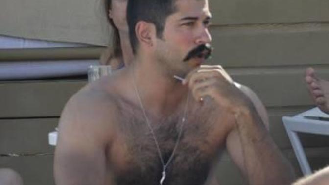 Burak özçivit mi ben mi?