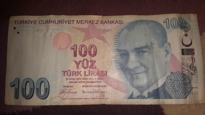 Resimdeki para sahte mi sizce yardımcı olursanız sevinirim?