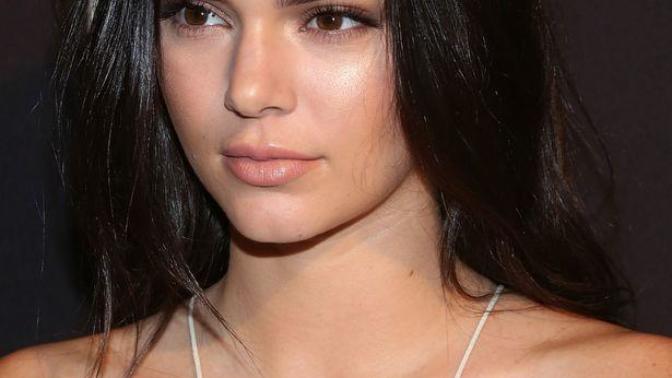 Kendall Jenner mi Cara Delevigne mi?