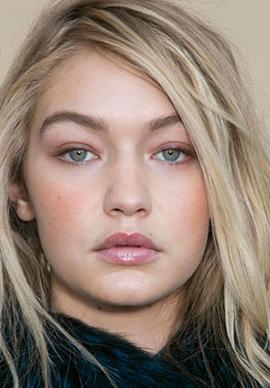 gig hadid kaşları ?