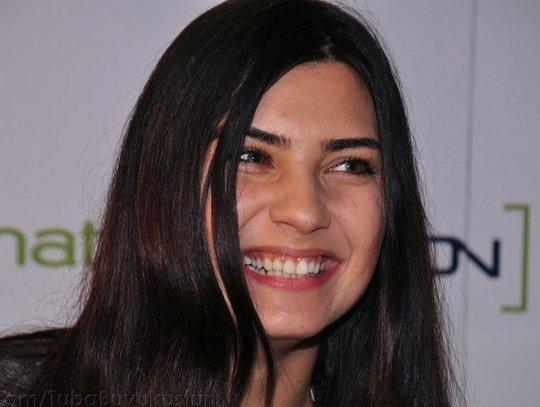 Dünyaya bedel Bollywood aktristleri VS Türk Aktristler?