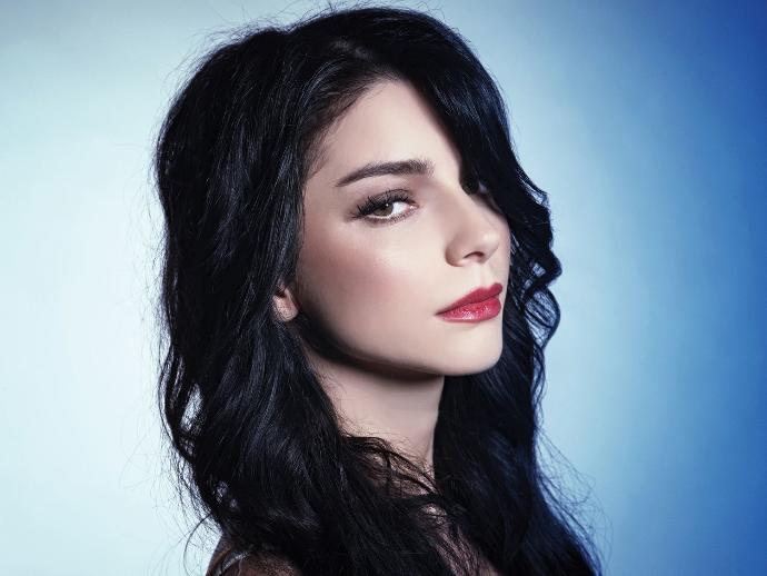 Adriana Lima mı, Merve Boluğur mu 😊?