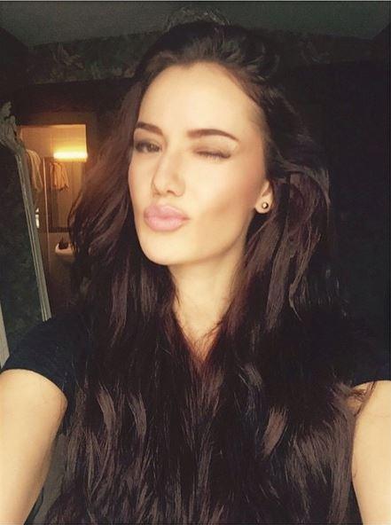 Deniz Çakır mı Fahriye Evcen?
