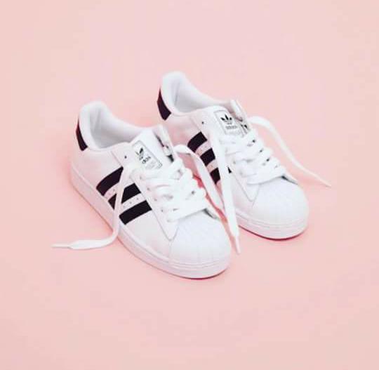 Adidas superstar ayakkabiyi kullanan varmii ?
