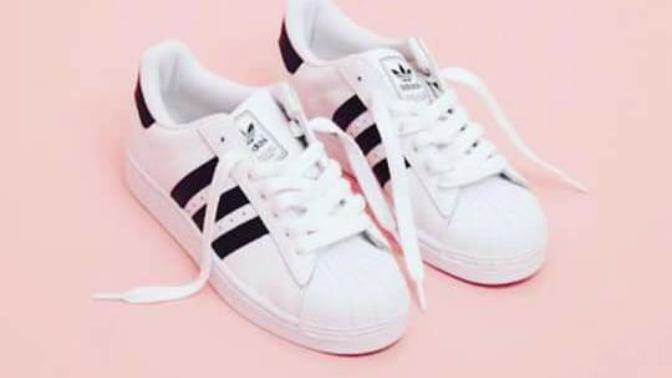 Adidas superstar ayakkabiyi kullanan varmii?