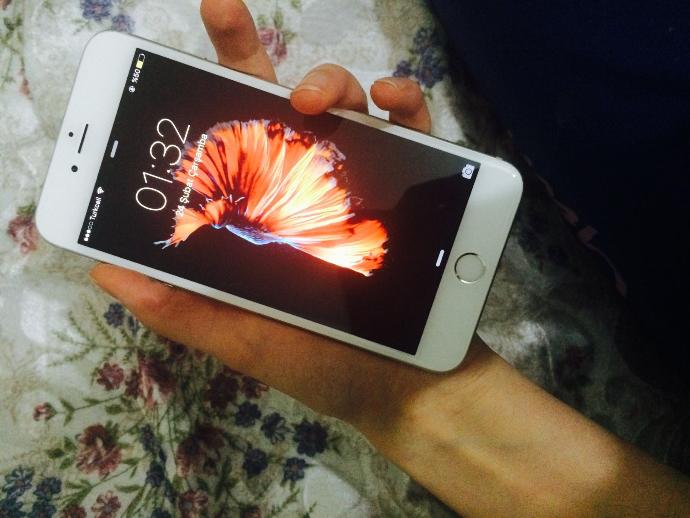 Iphone 6s plus çok mu büyük?