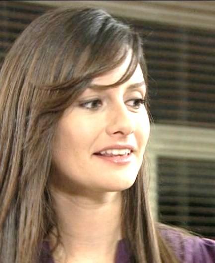 Yasemin Ergene mi güzel Hande erçel mi?