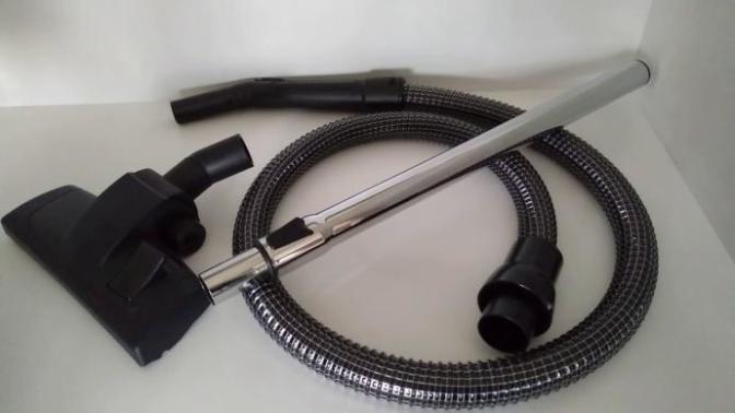 İçine çorap sıkışan elektrikli süpürge borusu nasıl temizlenir?