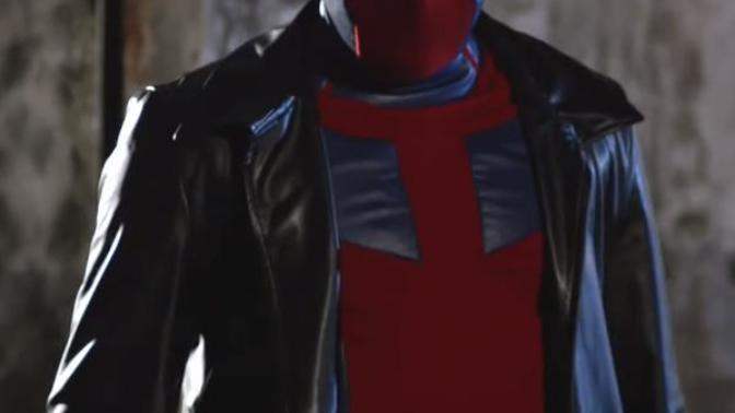 Dün akşam kertenkele izliyordum annemin izlediği bir dizi Turkish deadpool u gördünüz mü?