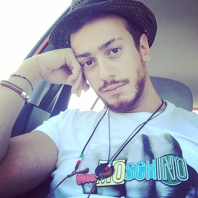 Beni Saad Lamjarred'e aşırı benzetiyorlar. Sizce yakışıklı mı?