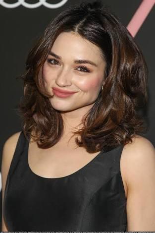 Sizce Crystal Reed nasıl bir kadın?