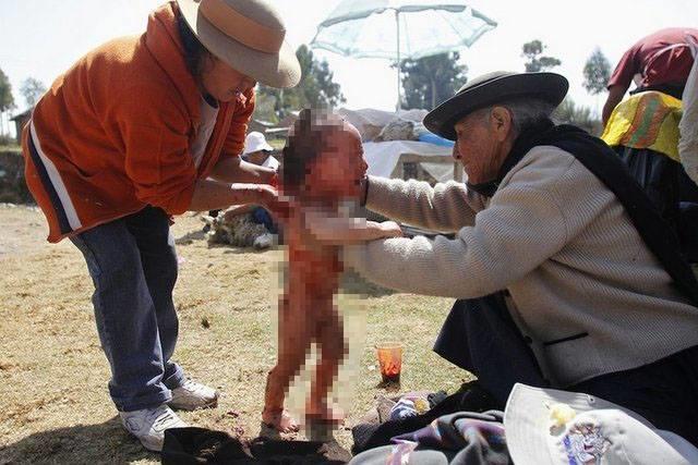 [18+] Hayvan Kanı İle Çocuk Yıkanır mı?