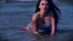 Sizce ebru polat ın en seksi olduğu foto hangisi?