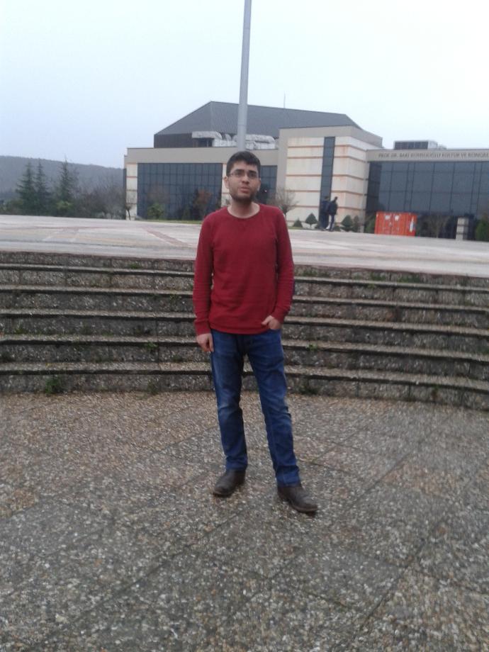 Kızlar iyi kıyafet giyimine önem vermeyen bir erkekle konuşmak istemez mi?