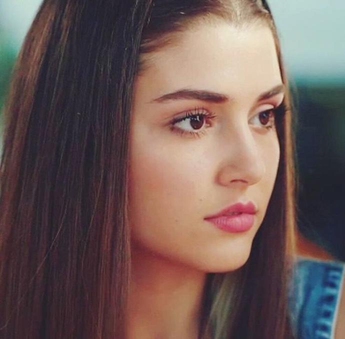 Hande erçel çok aşırı güzel değilmi ?