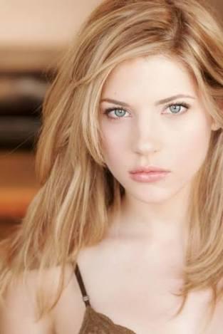 Katheryn winnick mi daha güzel hande erçel mi?