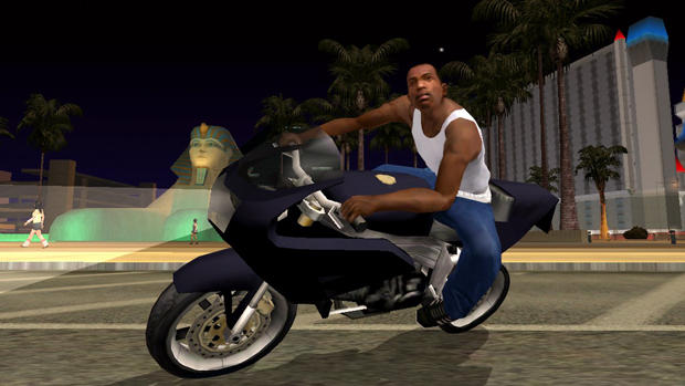Kızlar Soruyor'a Carl Johnson (gta San Andreas. siyahi eleman c. j) gelse ne sordardın?
