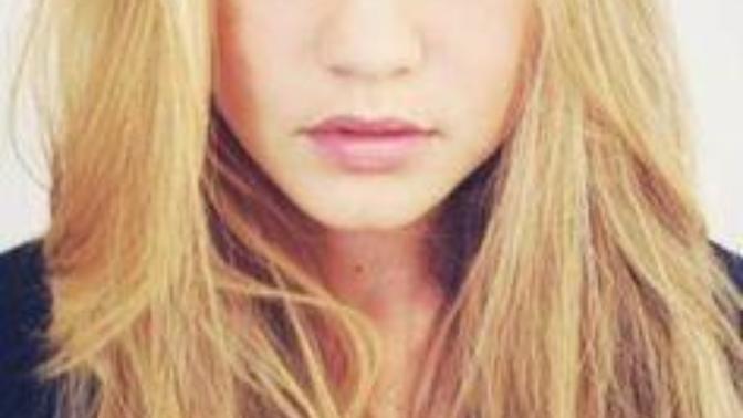 GİGİ HADİD Mİ YOKSA BARBARA PALVİN Mİ?