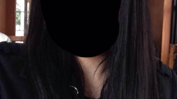 Siyahtan açık kumrala dönmeye calısıyorum. Sacımın bu durumu normal mi yoksa kuaför hatası mı?