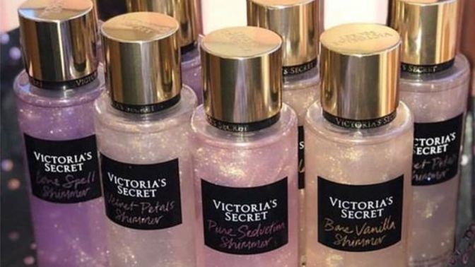 Kızlar, Victoria's Secret vücut spreyi kullanan var mı? En iyi Victoria's Secret vücut spreyi hangisi?